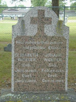 Gravestone of Johann and Elisabeth Richter